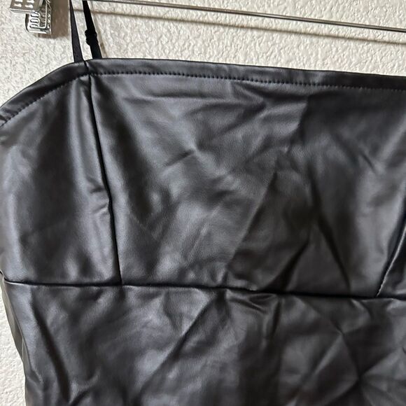 NWOT 7Day Wknd Leather Style Style Crop Top M - Picture 3 of 8